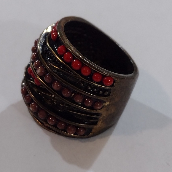 Elegant Red Beaded Ring - Picture 5 of 10